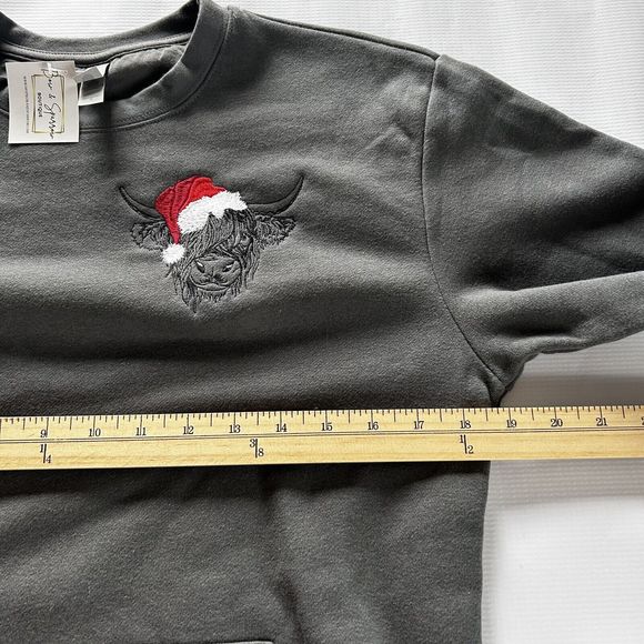 Handmade Embroidered Santa Highland Cow Sweatshirt With Kangaroo Pocket Small - Picture 5 of 8